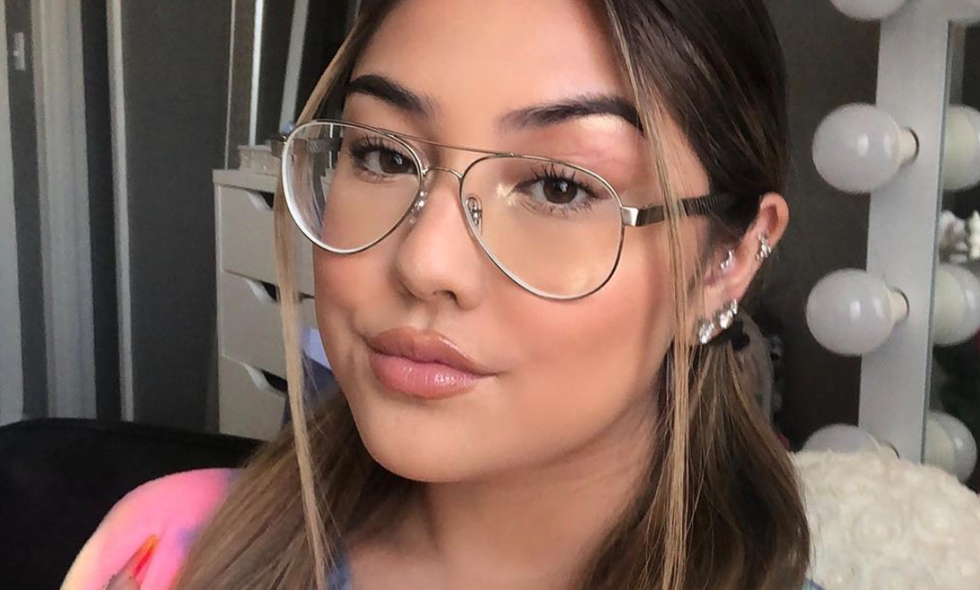 5 Places You Can Buy Prescription Glasses Online That ACTUALLY Look Super Trendy