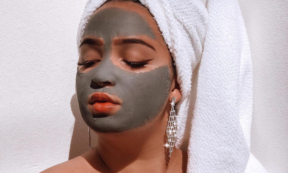 10 Ways To Treat Acne Caused By PCOS, According To An Award-Winning OB/GYN