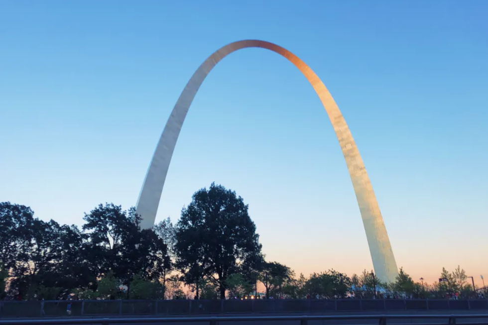11 Best Date Ideas To Meet Your Next Lover In St. Louis, Missouri