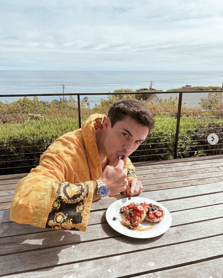 Ethan Dolan's Vegan Pancake Recipe Is Incredible — And Trust Me, You Don't Have To Be Vegan