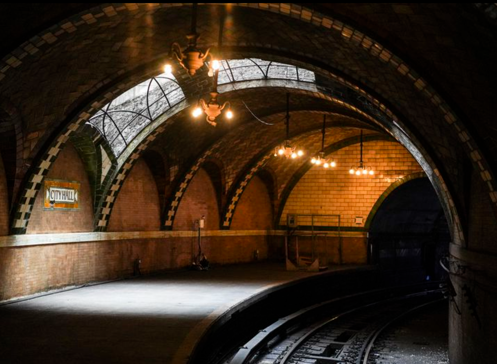 10 NYC Spots with Dark Academia/ Royalty Core Aesthetic