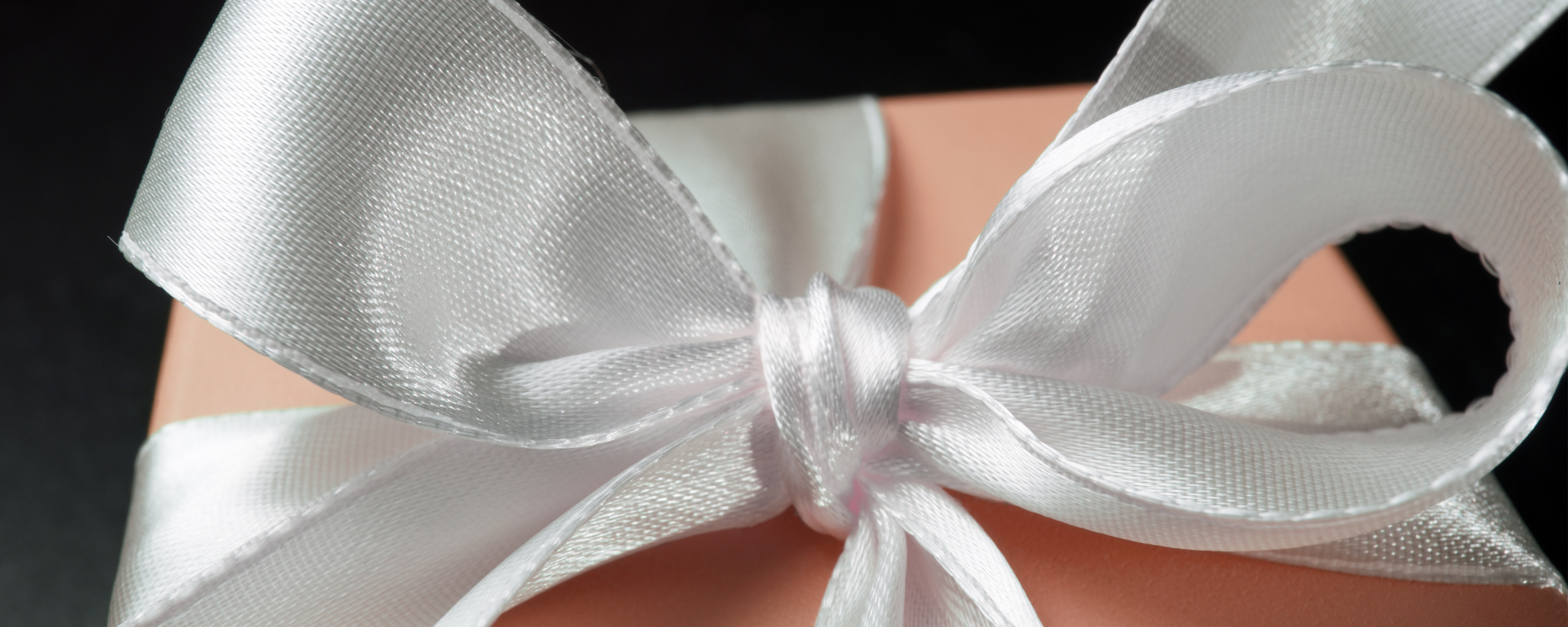 Unwrap-the-Elegance_-Luxurious-Birthday-Gift-Ideas