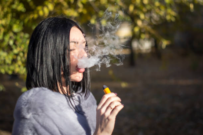 The Top Reasons Why Vaping is a Better Option Than Smoking Cigarettes