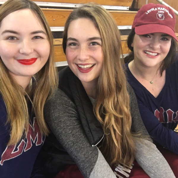 Importance Of Female Friends (Especially in College)