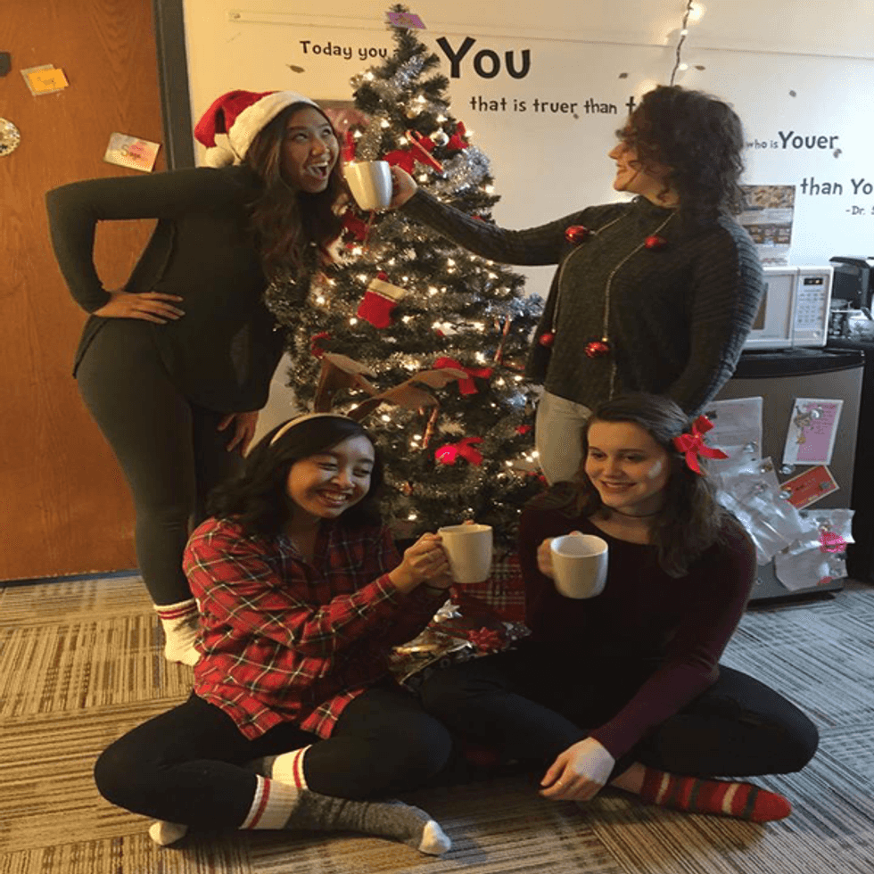Simple College Student Christmas Gift Guide