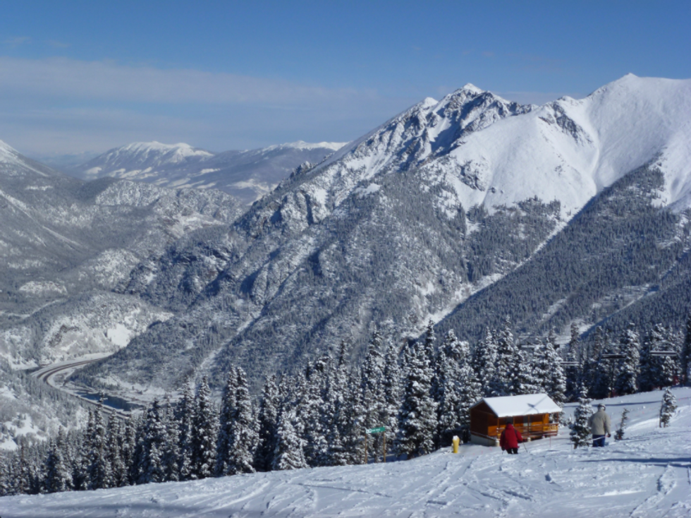 Why You Should Try Skiing In Colorado