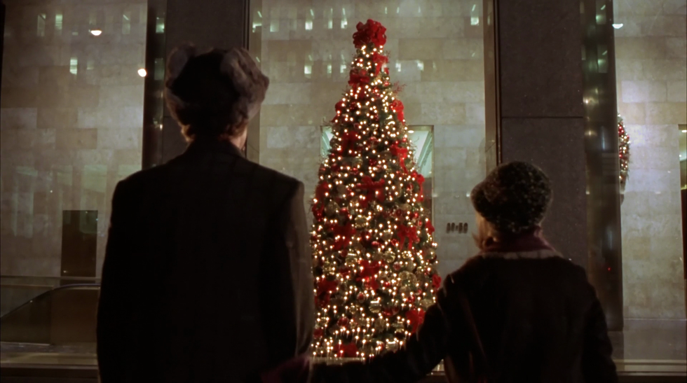 6 Ways To Keep The Holiday Spirit Alive In Your Dorm