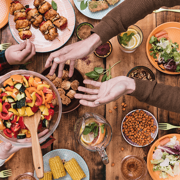 11 Reasons Your Friend Group Should Have Friendsgiving