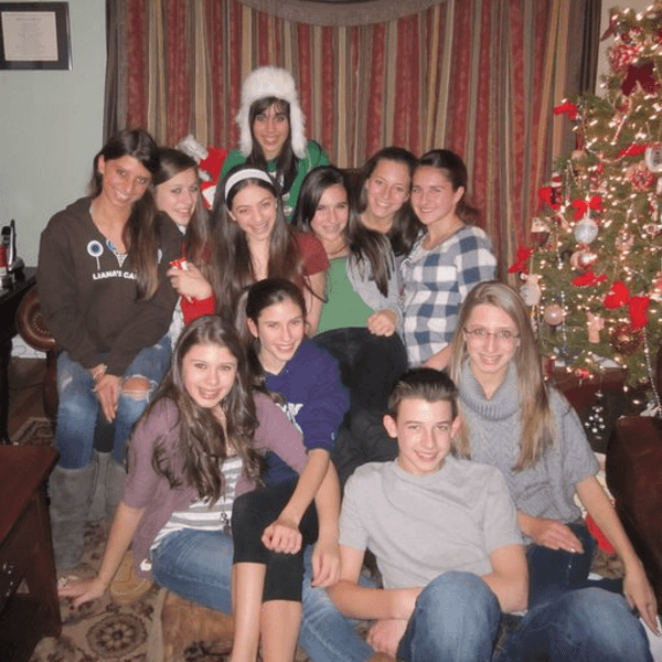 A Thank You Letter To The Friends Who Never Left Me