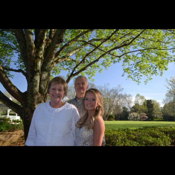 Why You Shouldn't Forget To Call Your Grandparents While You Are Away At College