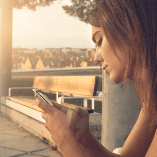 Pros and Cons of Living Without a Cell Phone
