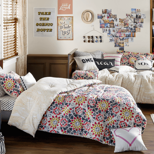 10 Easy DIY Dorm Decorating Ideas