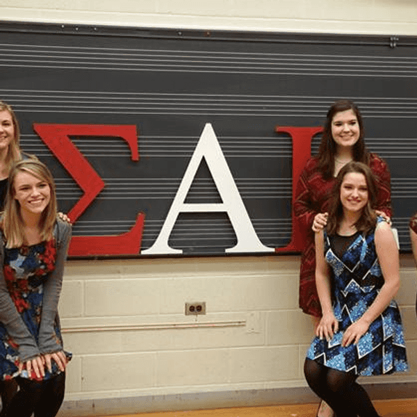 5 Ways Greek Life Positively Impacts The Community