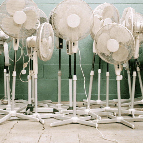 8 Steps To Survive Living In a Dorm Without Air Conditioning