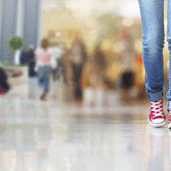 7 Struggles Retail Workers Know Too Well