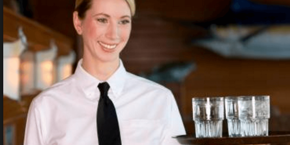 Waitressing Expectations The 15 Struggles of Being a Waitress | The Odyssey Online