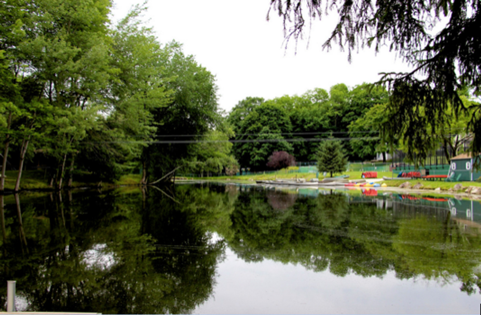 5 Reasons You Should Be a Camp Counselor This Summer