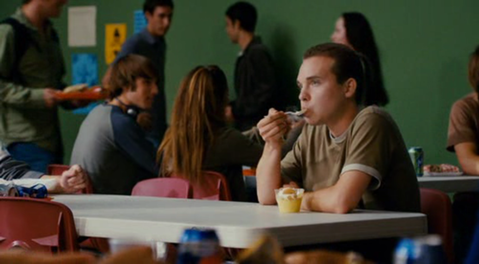 31 Thoughts You Have While Eating Alone