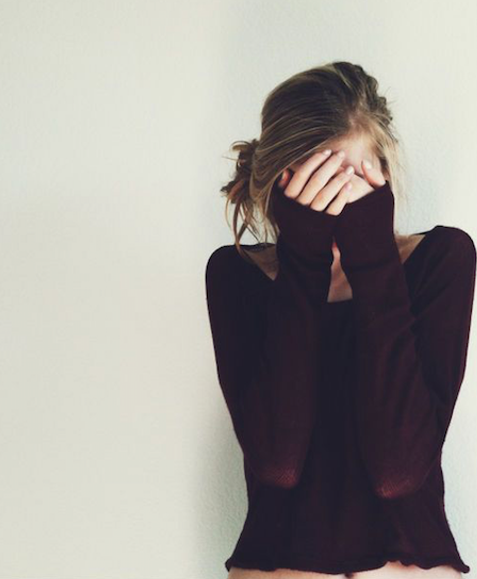 25 Daily Struggles Only Clumsy Girls WiIl Understand