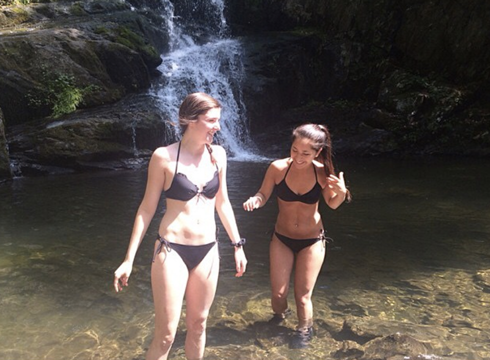 The Five Stages of Acceptance Every Pale Girl Goes Through In The Summer