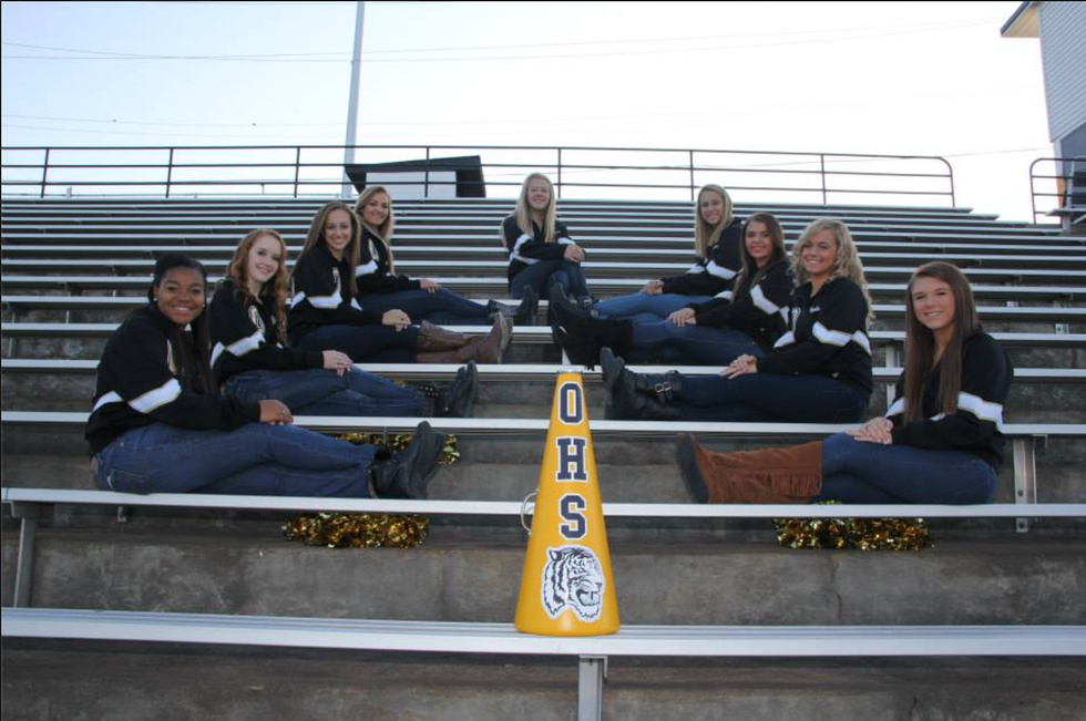 44 Memories You Have as an Ex-High School Cheerleader