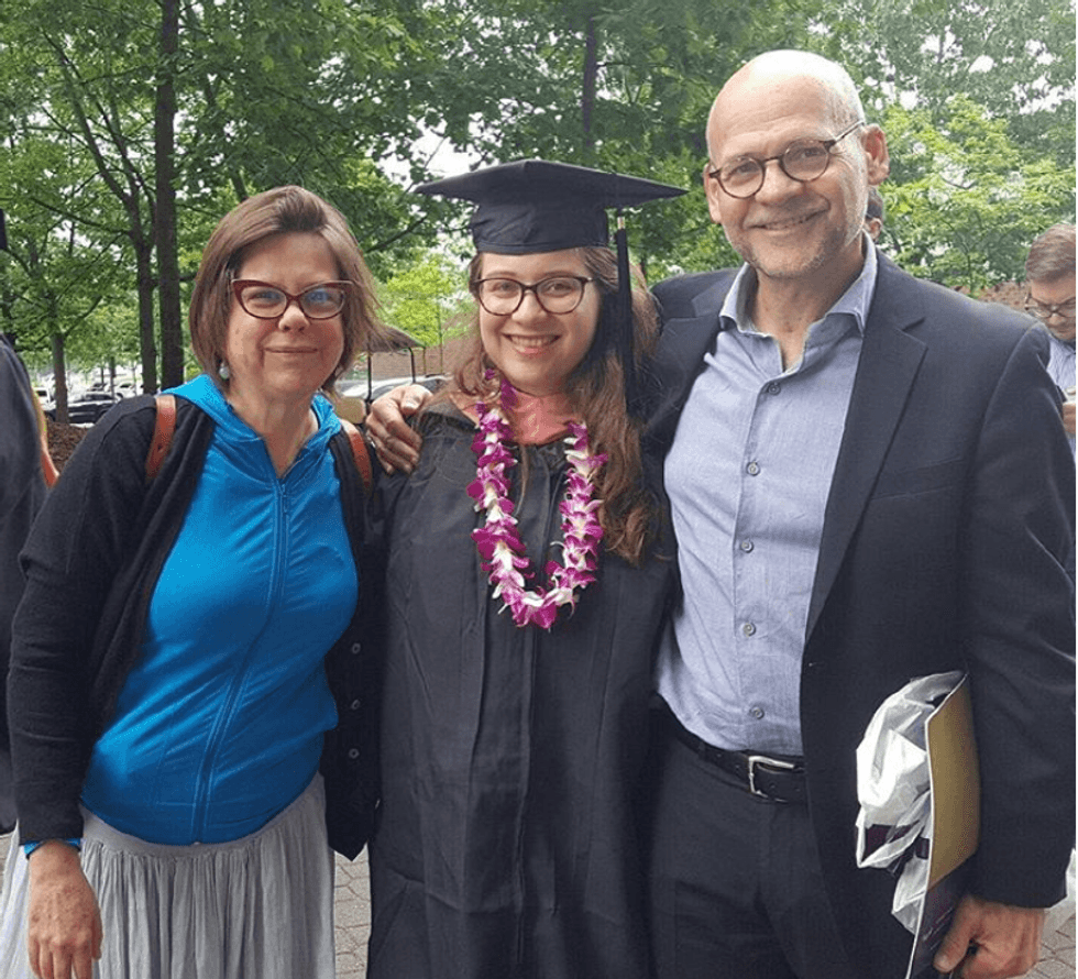 Instagram/graduationparents/shlowzi