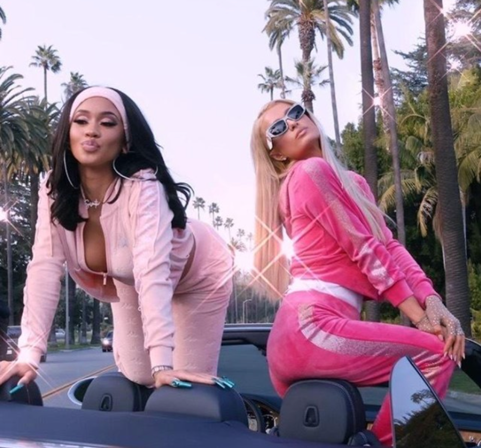 10 Signs That You Might Be A Whole Lot More Cheugy Than You Think, According To Current Trends