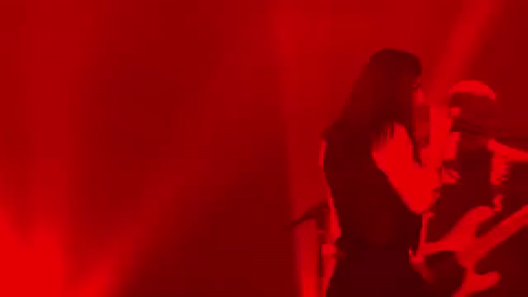 Lorde singing