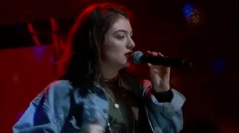 Lorde taking off jacket