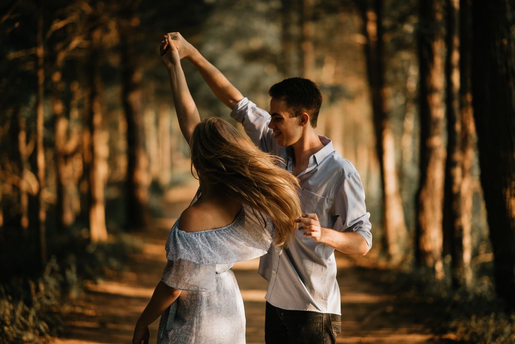5 Love Songs That Are Perfect For A Slow Dance With Your S.O. This Valentine's Day