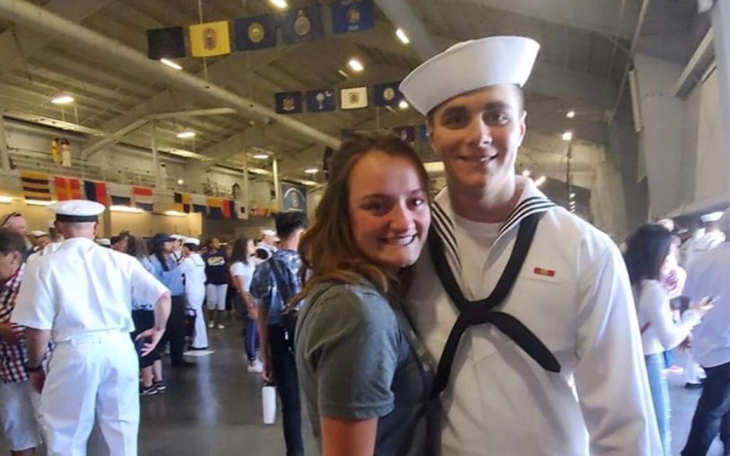 5 Perks Of Dating Someone In The Military That Act As Basic Training For Life After College