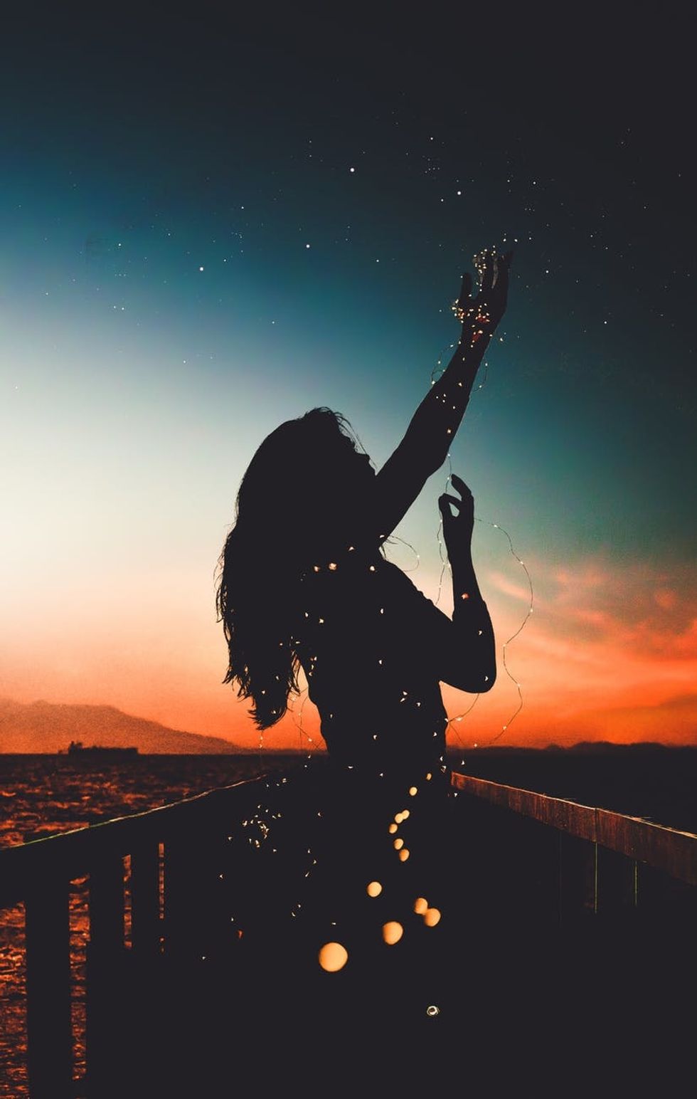 Pexels/girl power/luizclas