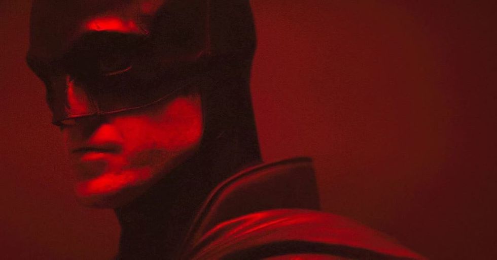 A Comic Expert Analyzes The New Batsuit!