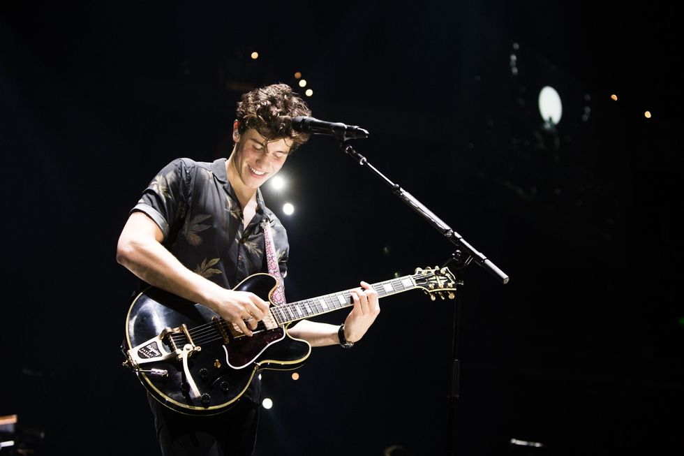 Shawn Mendes guitar