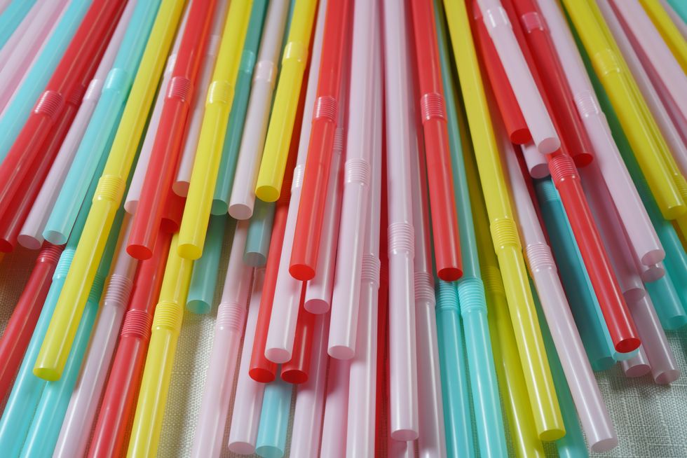 straws from different colors pilled on top of each other