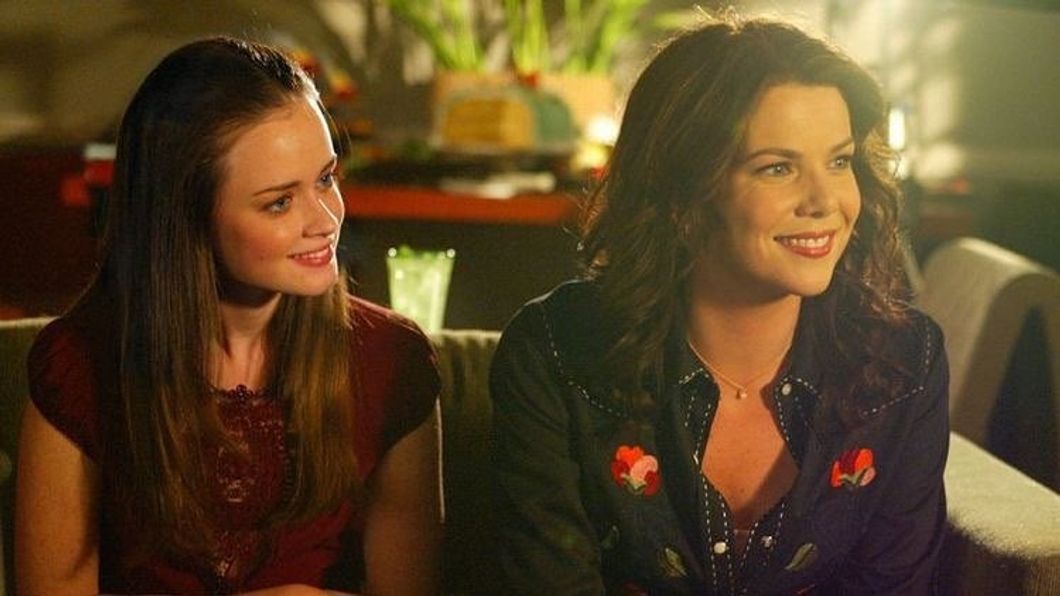 Two women side by side smiling on Gilmore Girls