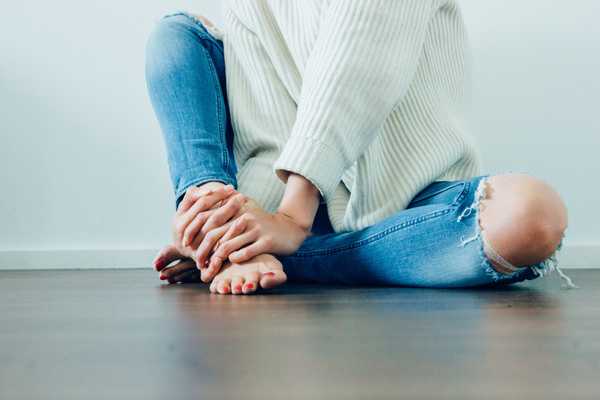 9 Things Your Gal Pal With Premenstrual Dysphoric Disorder Needs You To Know