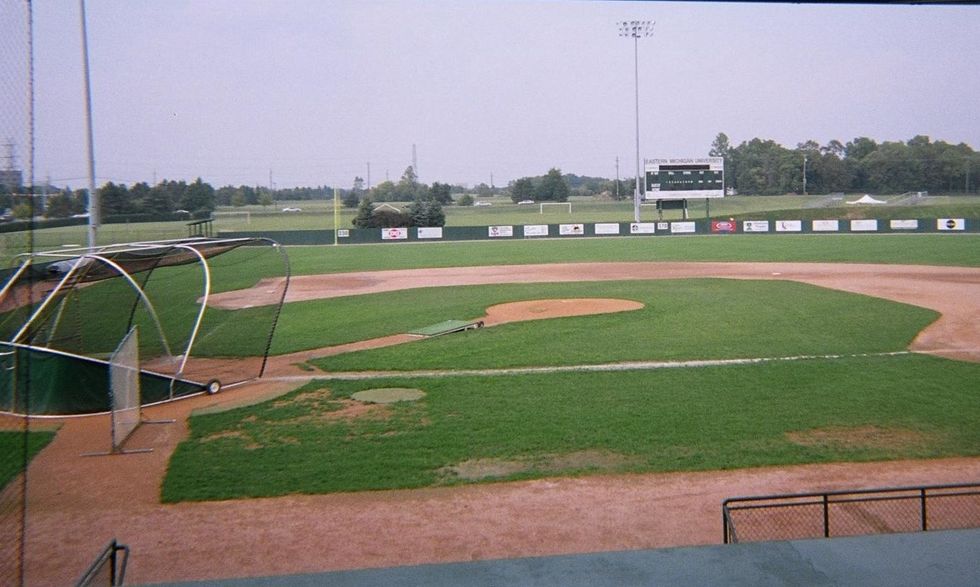 upload.wikimedia.org