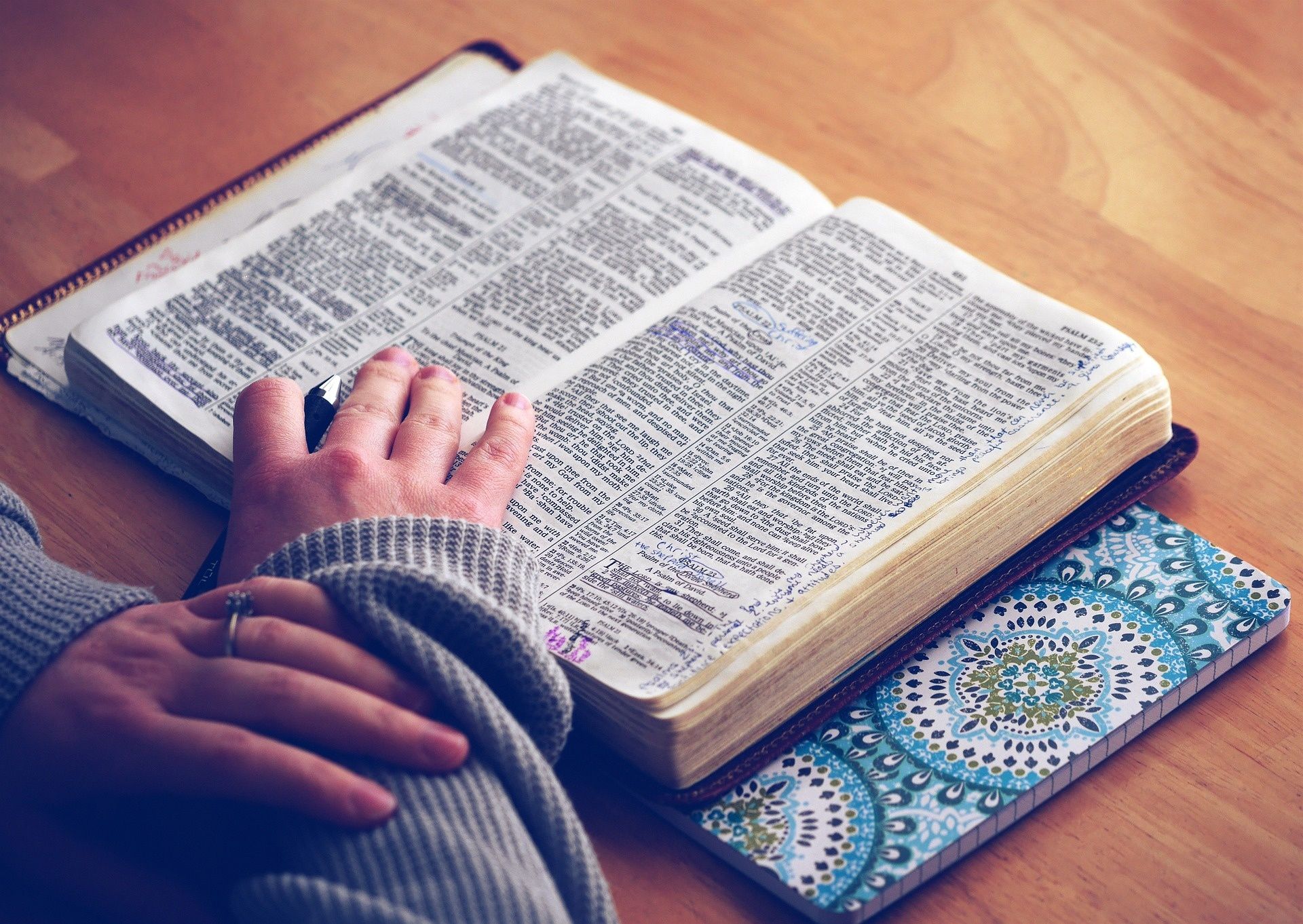 5 Bible Verses I Enjoy as a Non-Christian
