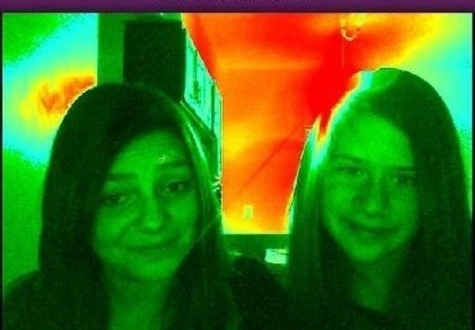 Young women enjoy CamWow, nostalgic app from the 2000s